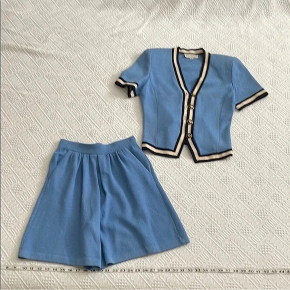 St. John Beige Short Sleeve Sweater luxury - Picture 11 of 16